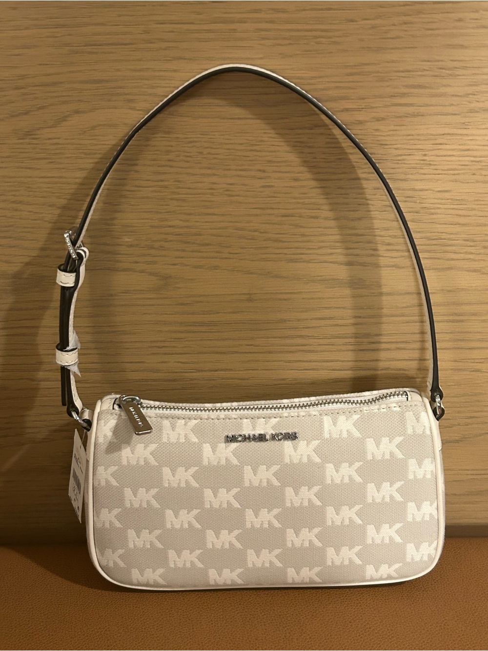 Michael Kors Cream MK Logo Shoulder Bag - Picture 5 of 14